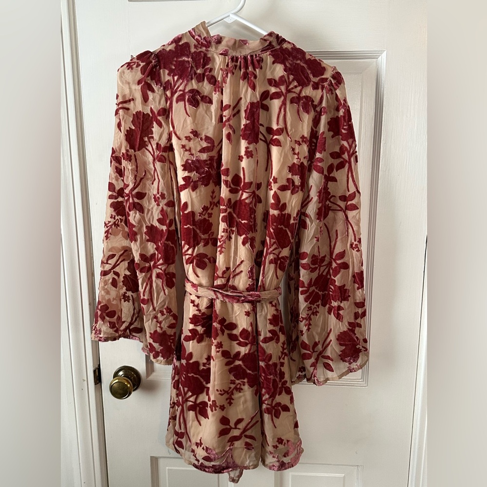 NWOT Vici Floral Velvet Kimono Style Dress
